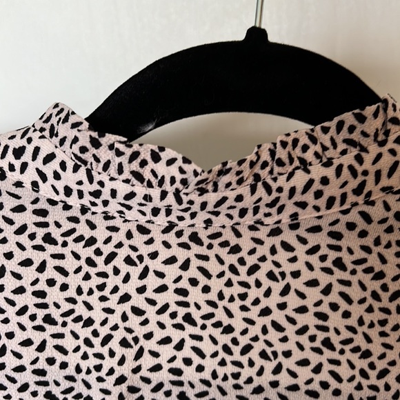 Monteau-Los Angeles S Faux Wrap Top with flutter sleeves and elastic waist - Picture 6 of 7